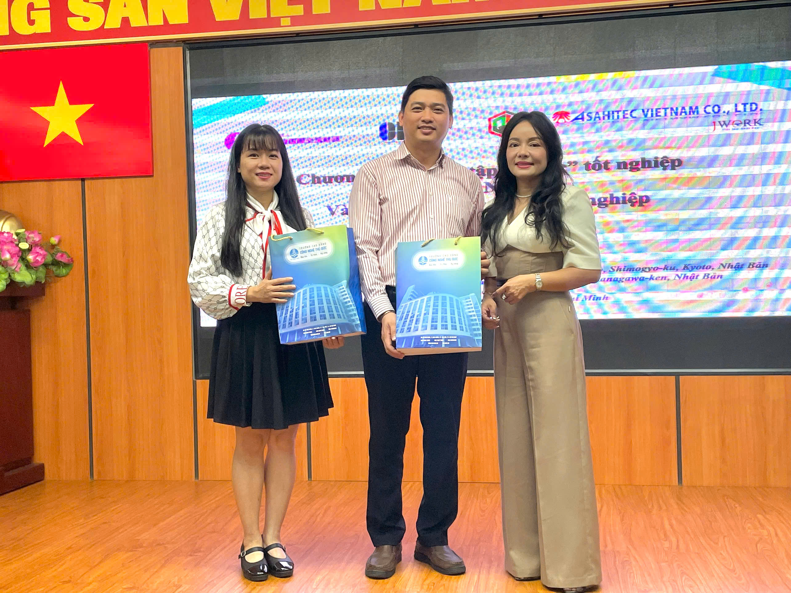 NGÀNH TIẾNG NHẬT TDC: HỘI THẢO INTERNSHIP CÙNG ASAHITEC VIETNAM 